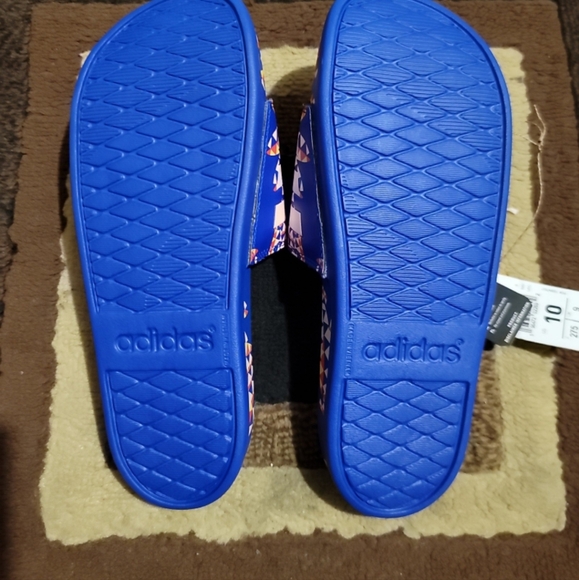 NWT Women's Size 10 Adidas Adilette Sandals - Picture 4 of 4